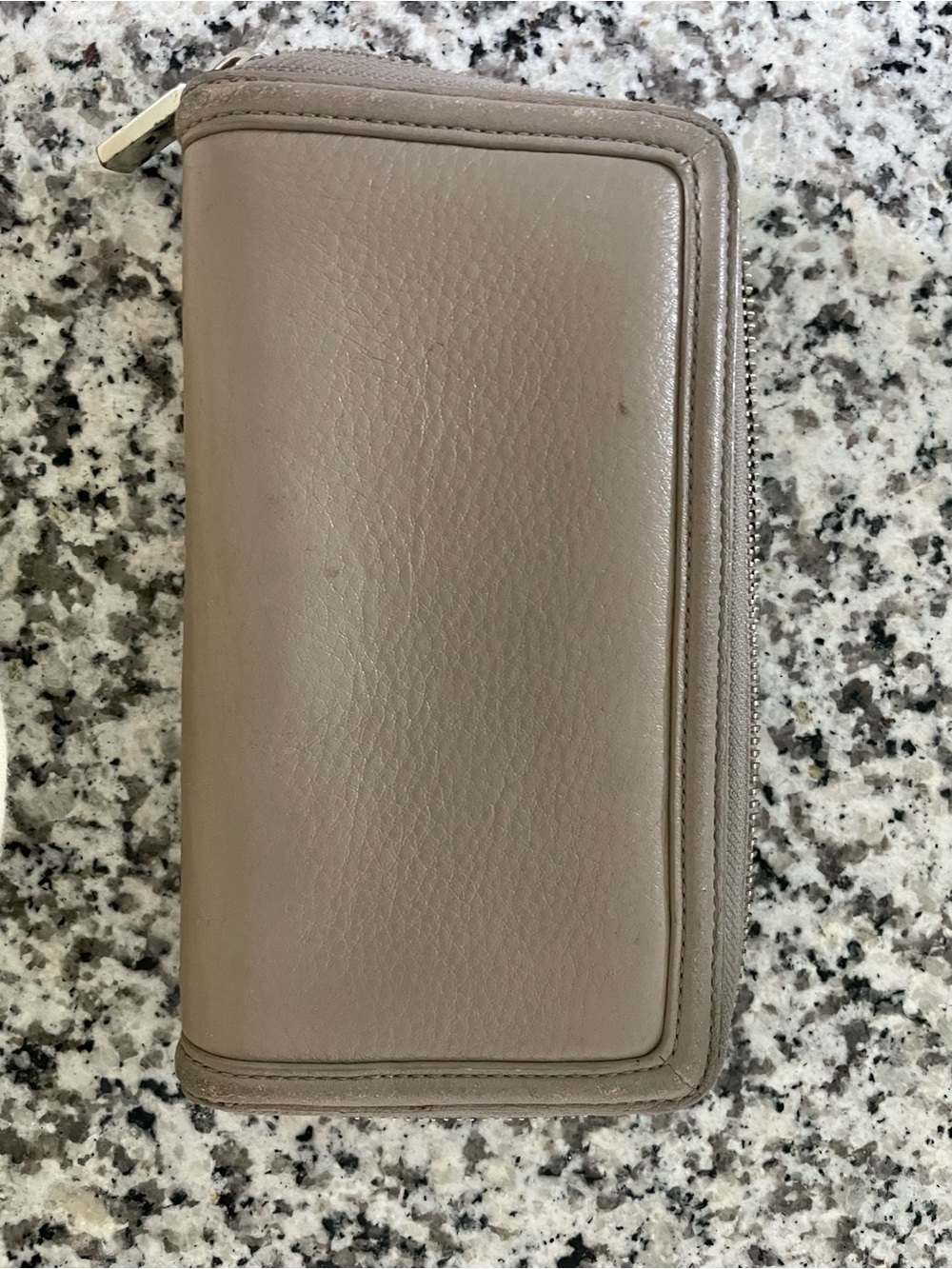 Tory Burch Leather Zip Wallet in Taupe Gray - Picture 2 of 3